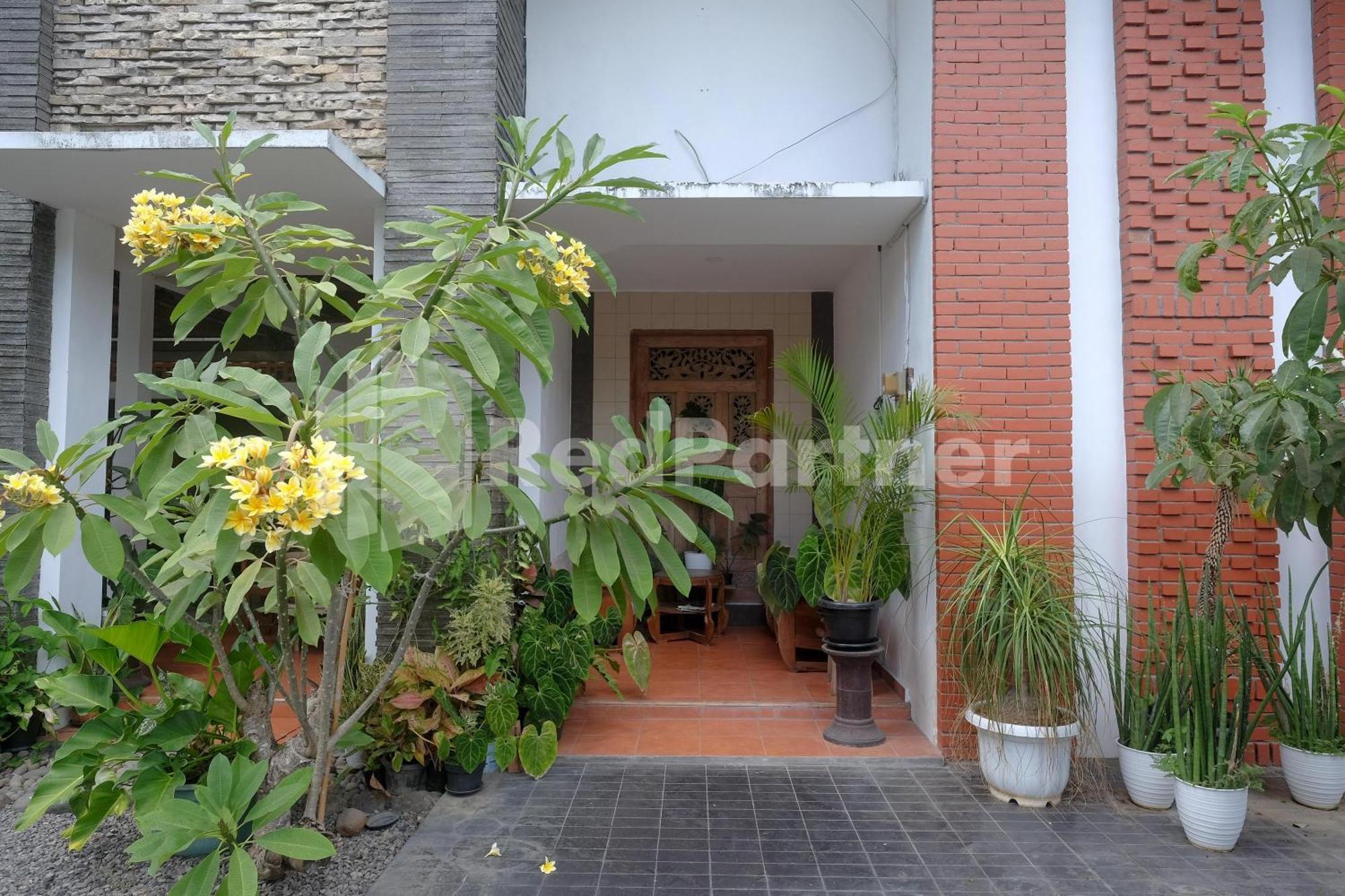 Hotel Ndliman House Near Ugm Jogja Mitra Reddoorz Kejayan Zewnętrze zdjęcie